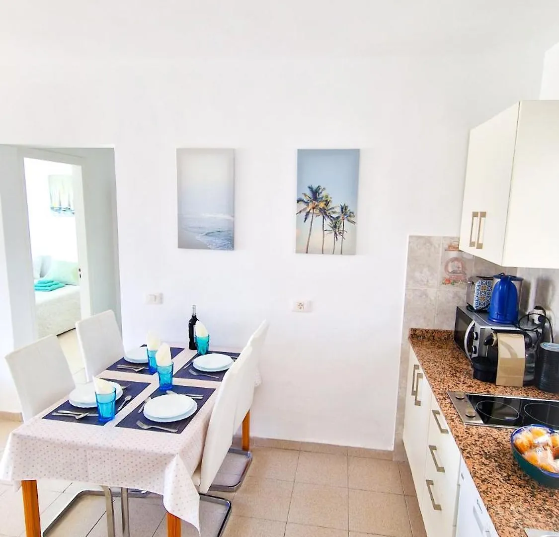 Two-Bedroom Apartment With Two Large Terraces Puerto del Carmen  0*, Puerto del Carmen (Lanzarote)
